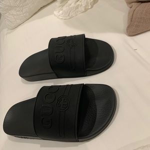 Black Gucci slides Men's size 10, only worn once